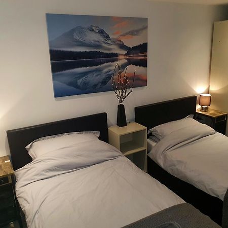 Idyllic 2 Bedroom Self-Contained Upsidedown Annexe ランドリンドッド・ウェルズ エクステリア 写真