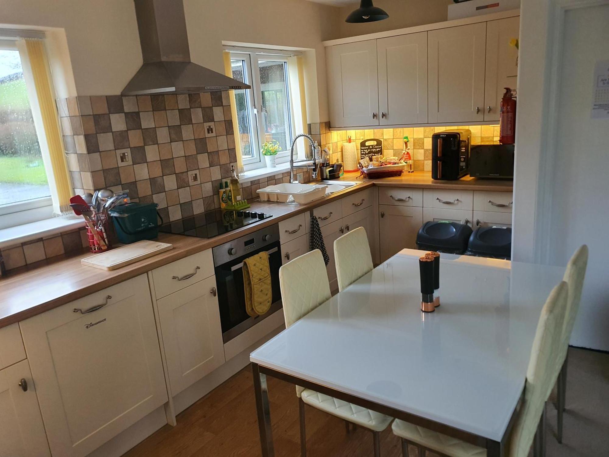 Idyllic 2 Bedroom Self-Contained Upsidedown Annexe ランドリンドッド・ウェルズ エクステリア 写真