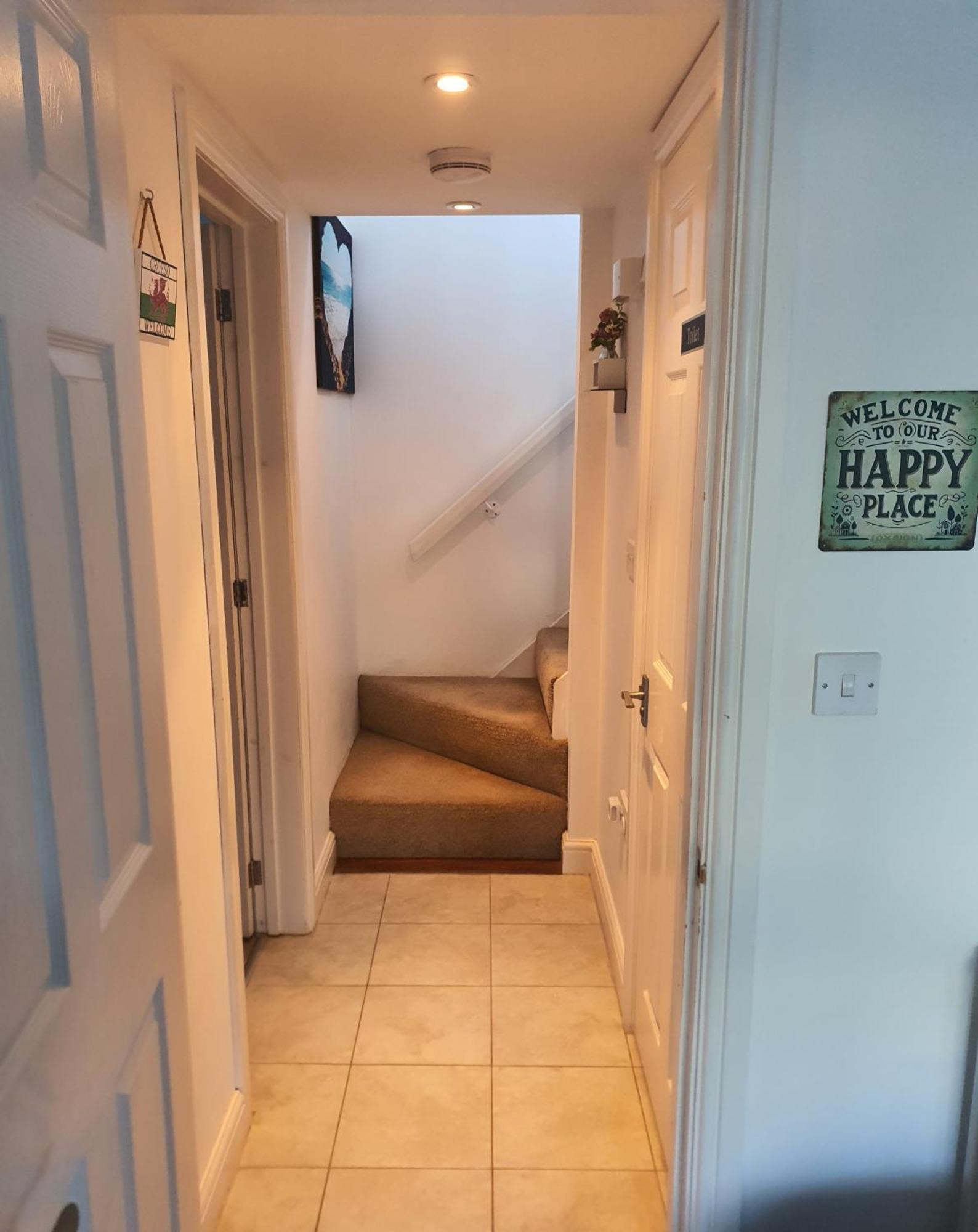 Idyllic 2 Bedroom Self-Contained Upsidedown Annexe ランドリンドッド・ウェルズ エクステリア 写真