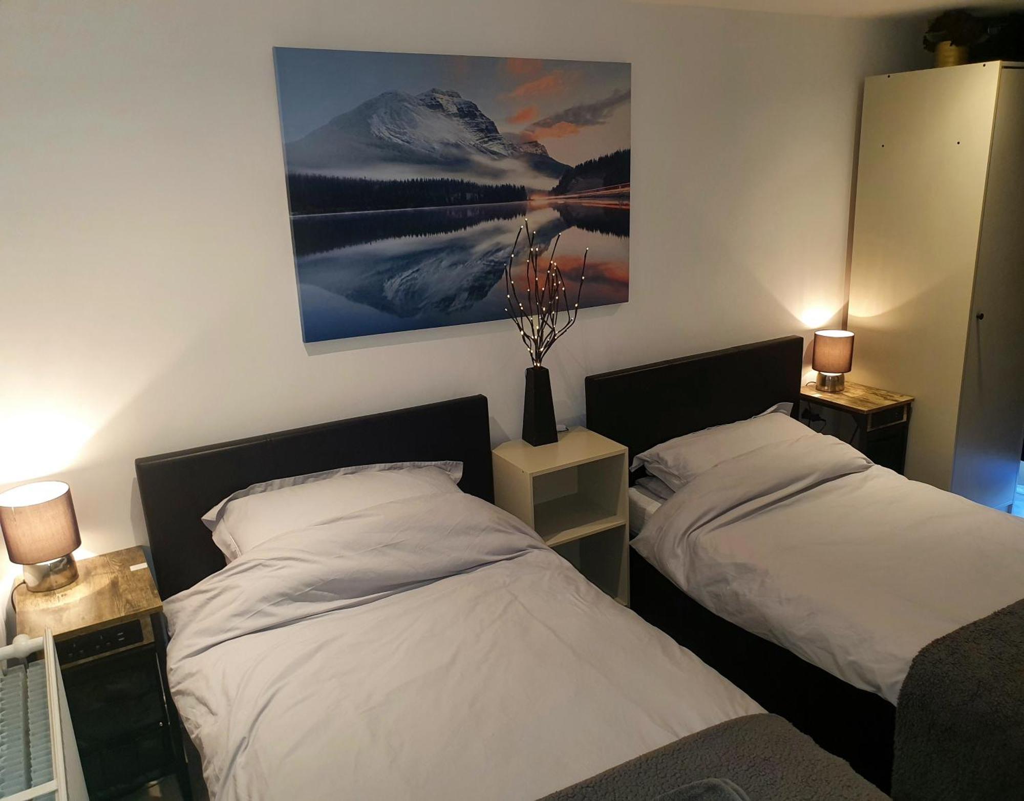 Idyllic 2 Bedroom Self-Contained Upsidedown Annexe ランドリンドッド・ウェルズ エクステリア 写真